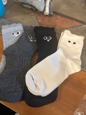 Cute Face Crew Socks - Black, Gray, Light Gray, White